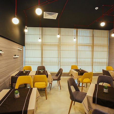 Hotel West Batumi Kültér fotó