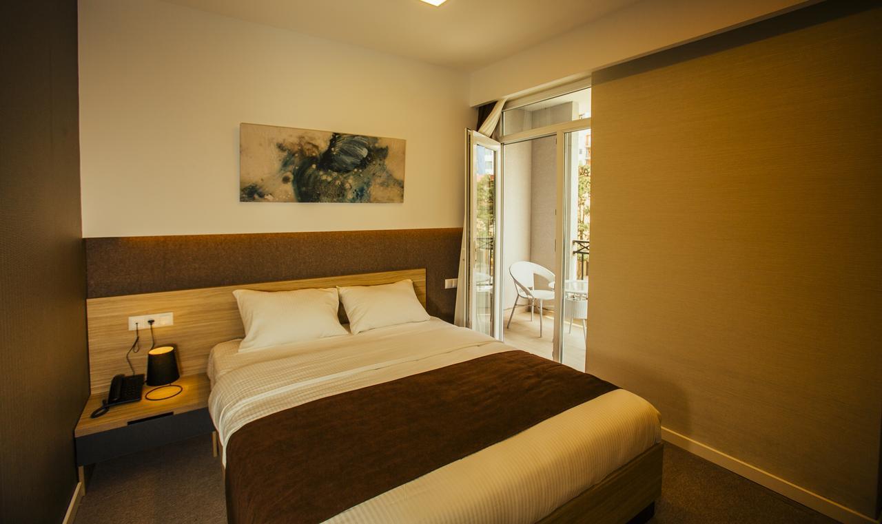Hotel West Batumi Kültér fotó