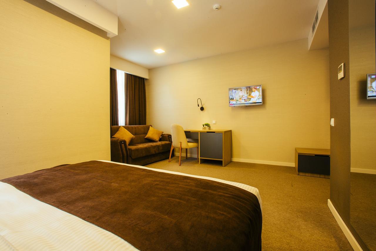 Hotel West Batumi Kültér fotó