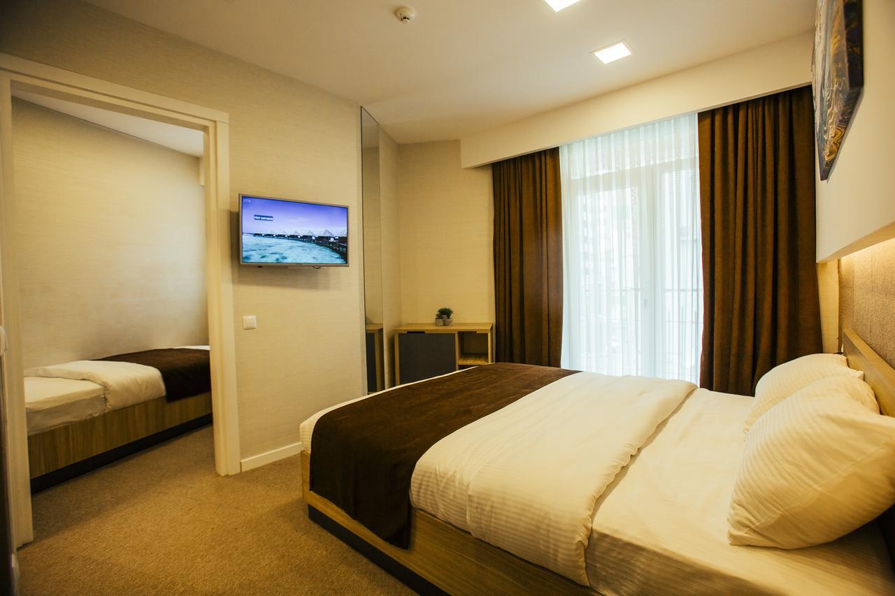 Hotel West Batumi Kültér fotó