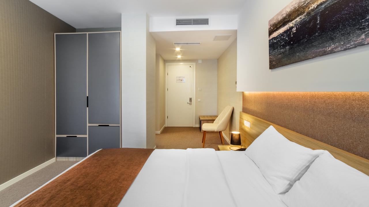 Hotel West Batumi Kültér fotó